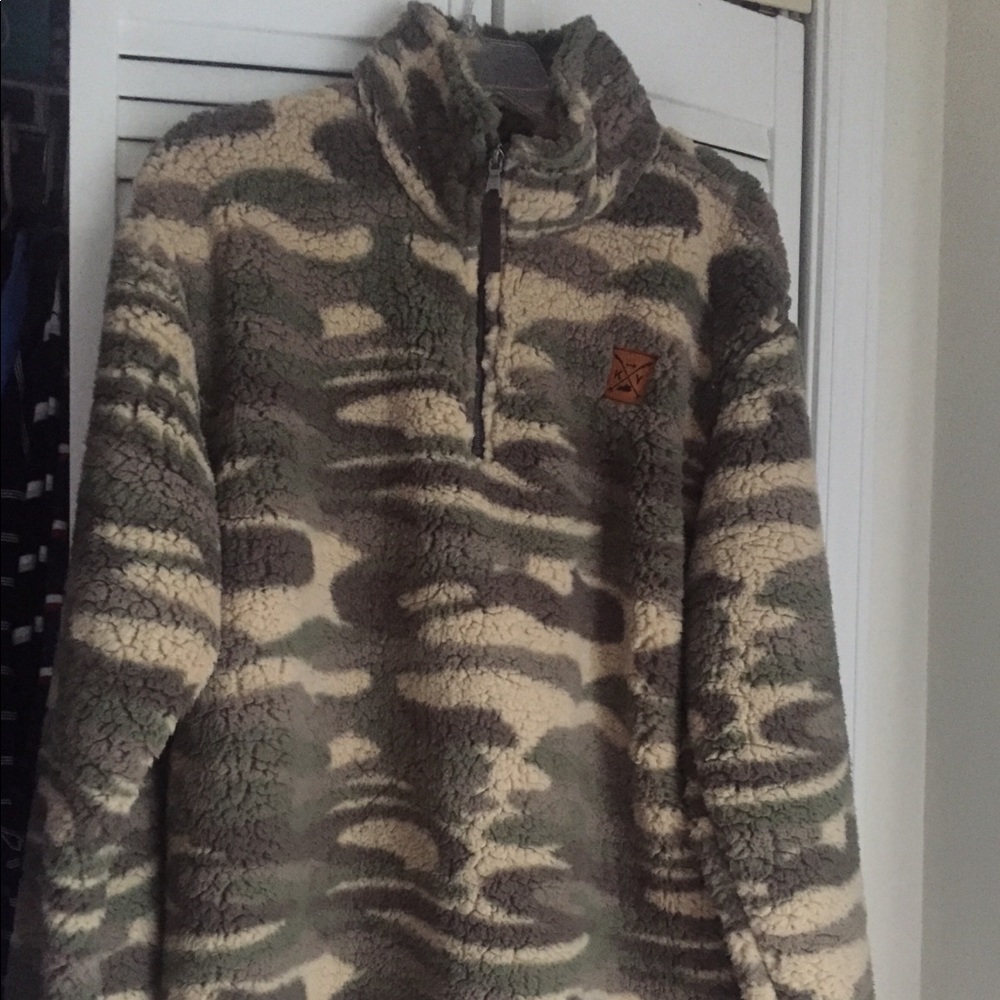 New Camo Sherpa Fleece Pullover, Unisex - Picture 1 of 7